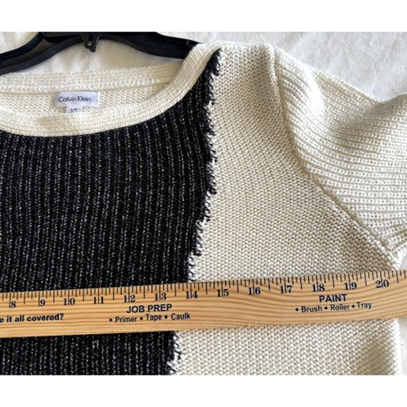Calvin Klein Sweater Sz Large Women’s Cream Black Acrylic Knit Side Zip MOD 90's - Picture 4 of 10